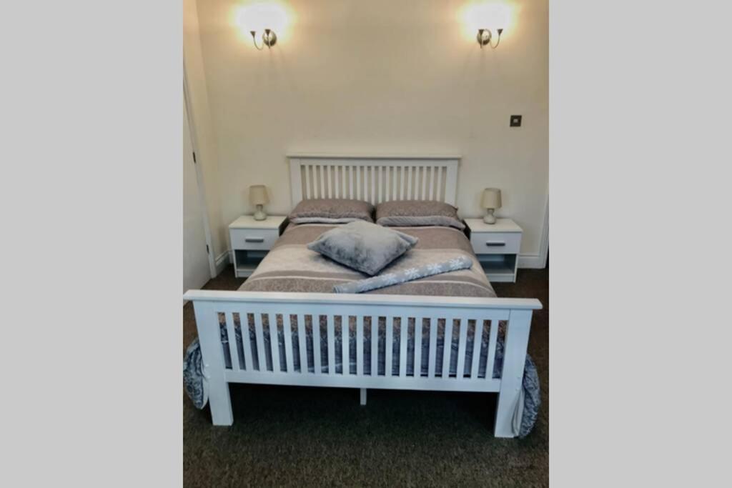 Luxury 2 Beds Apartment By The Sea Bournemouth Kültér fotó