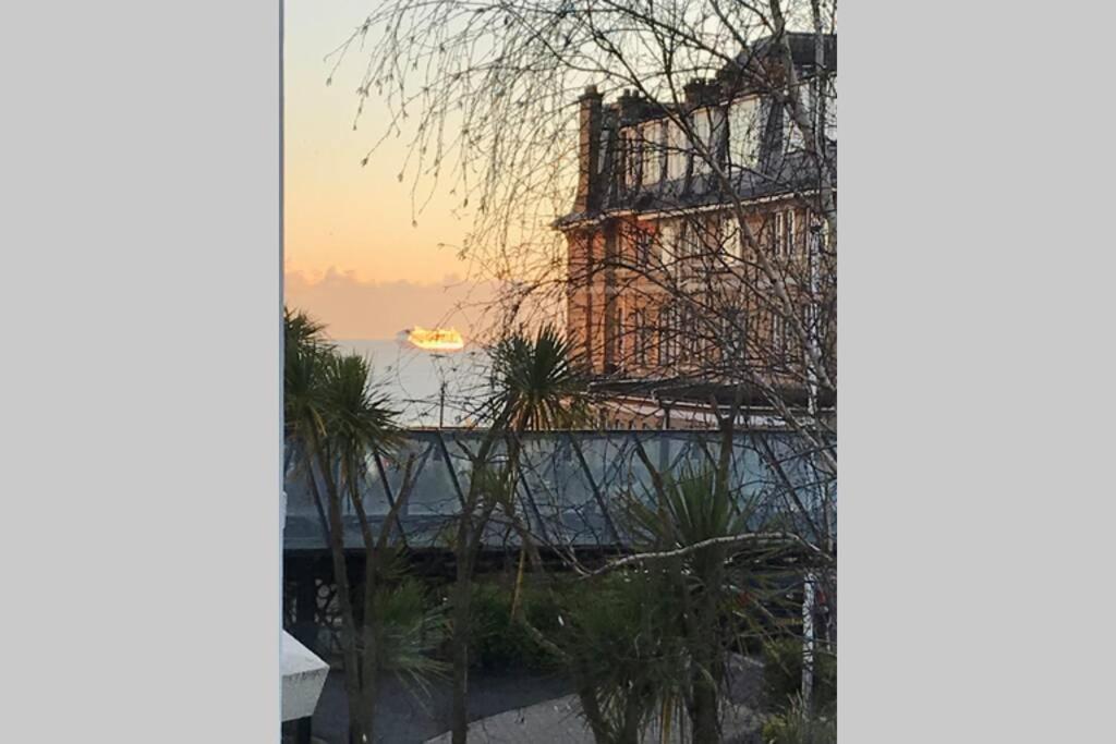 Luxury 2 Beds Apartment By The Sea Bournemouth Kültér fotó