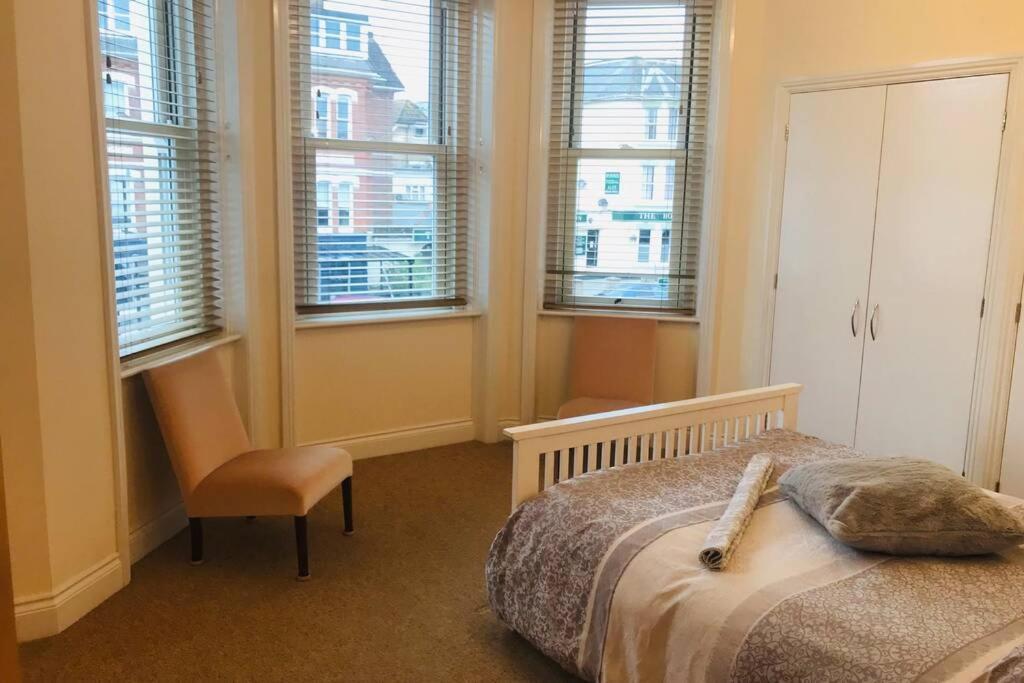 Luxury 2 Beds Apartment By The Sea Bournemouth Kültér fotó