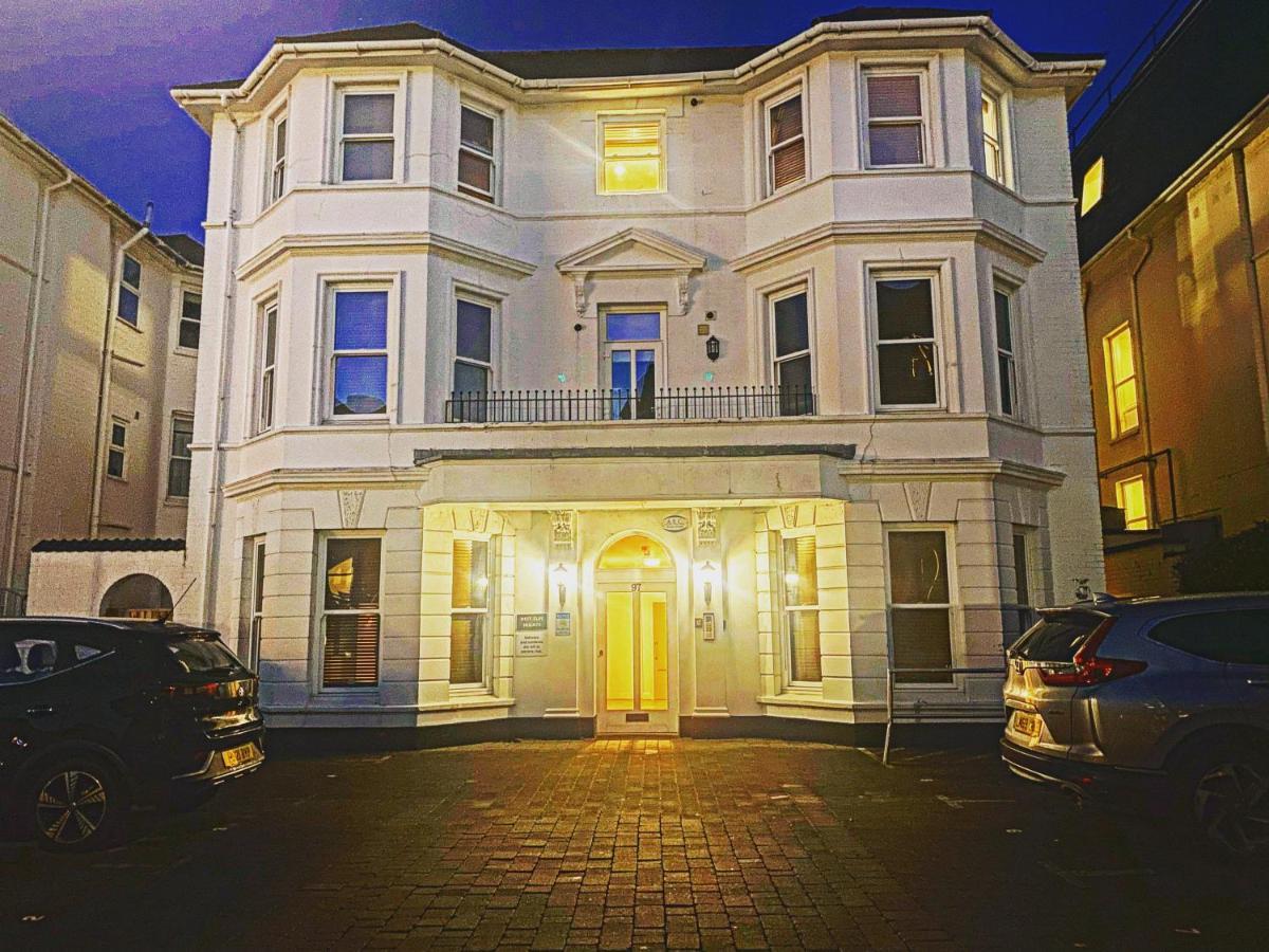 Luxury 2 Beds Apartment By The Sea Bournemouth Kültér fotó